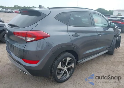 2018 Hyundai Tucson Value z USA, uszkodzony, nr VIN KM8J33A27JU686282